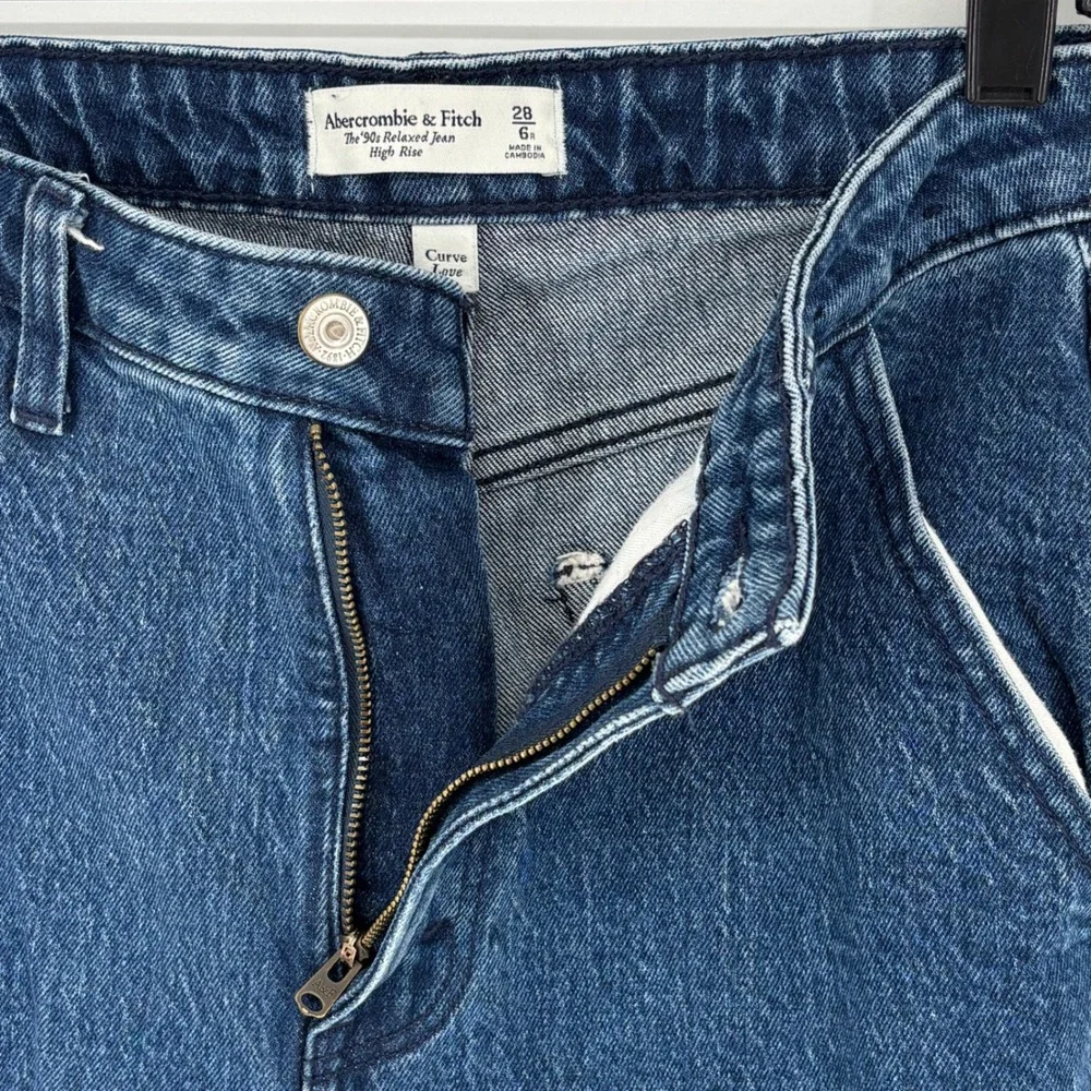 Abercrombie & Fitch excellent pre